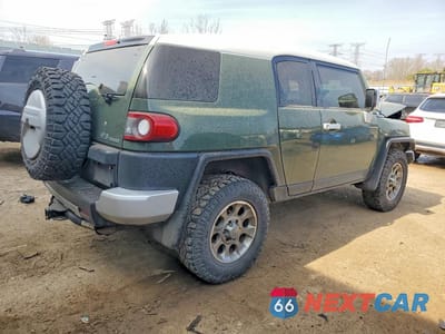 Trzecie zdjęcie samochodu z tyłu: 2013 TOYOTA FJ CRUISER BASE VIN:JTEBU4BFXDK154033 - miniatura