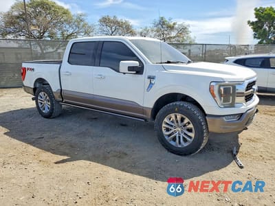 Czwarte zdjęcie samochodu z boku: 2021 FORD F150 SUPERCREW VIN:1FTFW1E87MFB45911 - miniatura