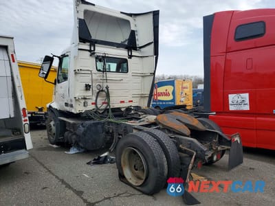 Trzecie zdjęcie samochodu z tyłu: 2022 VOLVO VNR SEMI TRUCK VIN:4V4W19EGXNN285547 - miniatura