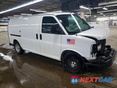 Czwarte zdjęcie samochodu z boku: 2012 CHEVROLET EXPRESS 1500 CARGO UTILITY / SERVICE VAN VIN:1GCSGAFX2C1191160 - miniatura