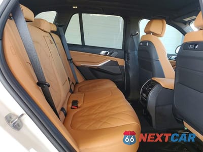 Zdjęcie 10 z 11 samochodu: 2025 BMW X5 XDRIVE50E VIN:5UX43EU06S9Z69668 - miniatura