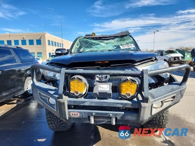 Piąte zdjęcie samochodu w środku: 2011 TOYOTA 4RUNNER SR5 VIN:JTEBU5JR8B5036303 - miniatura