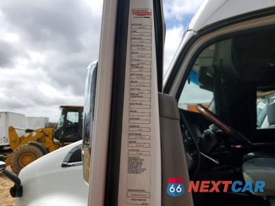 Zdjęcie 10 z 10 samochodu: 2019 KENWORTH T680 SEMI TRUCK VIN:1XKYDP9X9KJ241637 - miniatura