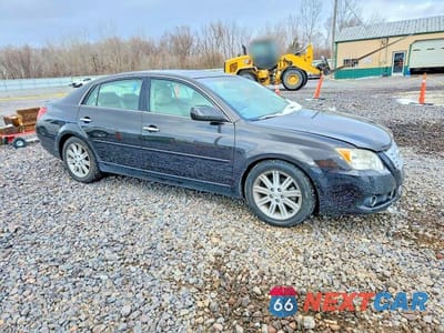 Czwarte zdjęcie samochodu z boku: 2009 TOYOTA AVALON LIMITED VIN:4T1BK36B19U345388 - miniatura
