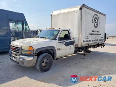 2007 GMC NEW SIERRA C3500 1GDJC34D87E150800 - główne zdjęcie licytacji z USA - miniatura