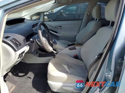 Zdjęcie 7 z 13 samochodu: 2015 TOYOTA PRIUS TWO VIN:JTDKN3DU0F1966604 - miniatura
