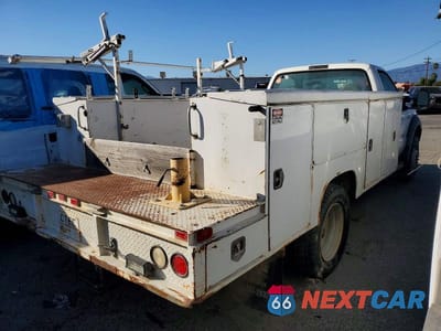 Czwarte zdjęcie samochodu z boku: 2007 FORD F450 SUPER DUTY UTILITY / SERVICE TRUCK VIN:1FDXF46P07EA27376 - miniatura