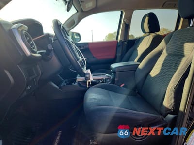 Zdjęcie 7 z 11 samochodu: 2017 TOYOTA TACOMA SR5 VIN:5TFAX5GN7HX074453 - miniatura