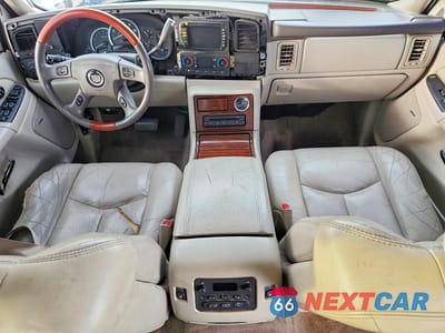 Zdjęcie 8 z 14 samochodu: 2004 CADILLAC ESCALADE LUXURY VIN:1GYEK63N64R295238 - miniatura