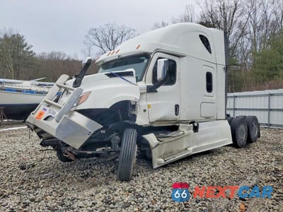 Drugie zdjęcie samochodu z przodu: 2018 FREIGHTLINER CASCADIA 126 SEMI TRUCK VIN:3AKJHHDR4JSJV5684 - miniatura