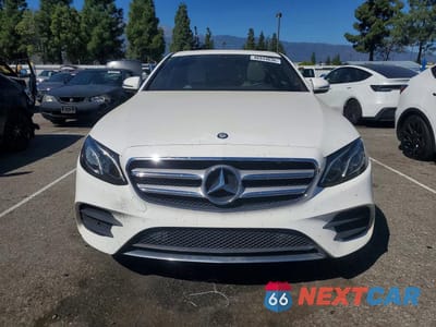 Piąte zdjęcie samochodu w środku: 2017 MERCEDES-BENZ E 300 4MATIC VIN:WDDZF4KB9HA019475 - miniatura