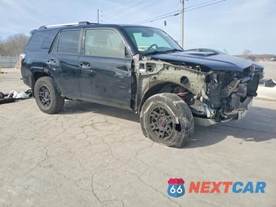 Czwarte zdjęcie samochodu z boku: 2018 TOYOTA 4RUNNER TRD PRO VIN:JTEBU5JR8J5568696 - miniatura