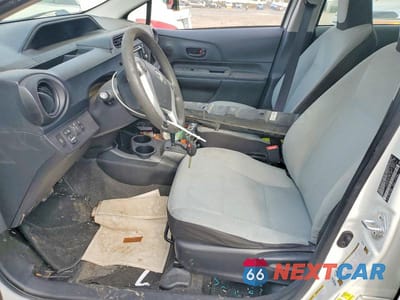 Zdjęcie 7 z 11 samochodu: 2017 TOYOTA PRIUS C VIN:JTDKDTB32H1591637 - miniatura
