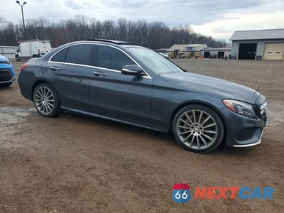 Czwarte zdjęcie samochodu z boku: 2015 MERCEDES-BENZ C 300 VIN:55SWF4JB8FU050119 - miniatura