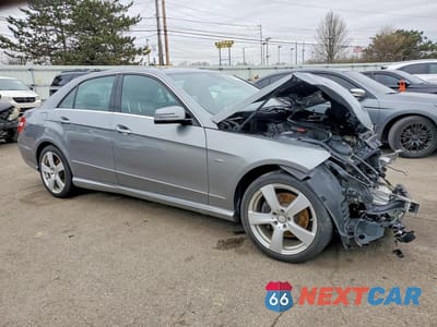 Czwarte zdjęcie samochodu z boku: 2012 MERCEDES-BENZ E 350 4MATIC VIN:WDDHF8JB1CA553499 - miniatura