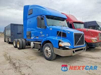 2014 VOLVO VN VNM 4V4M99DG4EN150100 - główne zdjęcie licytacji z USA - miniatura