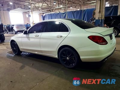 Drugie zdjęcie samochodu z przodu: 2015 MERCEDES-BENZ C 300 4MATIC VIN:55SWF4KB8FU060647 - miniatura