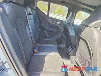 Zdjęcie 10 z 12 samochodu: 2022 VOLVO XC40 T5 R-DESIGN VIN:YV4162UM5N2693524 - miniatura