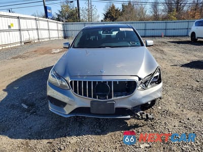 Piąte zdjęcie samochodu w środku: 2015 MERCEDES-BENZ E 350 4MATIC VIN:WDDHF8JB5FB112229 - miniatura