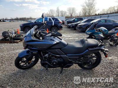 Trzecie zdjęcie samochodu z tyłu: 2015 HONDA CTX700 D VIN:JH2RC6941FK100121 - miniatura