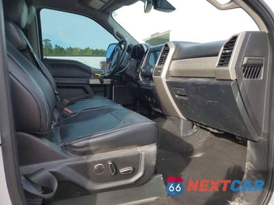 Piąte zdjęcie samochodu w środku: 2019 FORD F350 VIN:1FT8W3BT9KEC79013 - miniatura