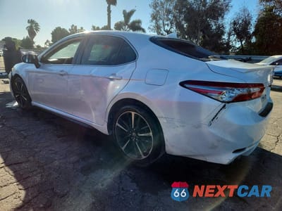 Drugie zdjęcie samochodu z przodu: 2019 TOYOTA CAMRY XSE VIN:4T1B61HK5KU704835 - miniatura