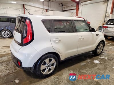 Trzecie zdjęcie samochodu z tyłu: 2018 KIA SOUL BASE VIN:KNDJN2A21J7543559 - miniatura