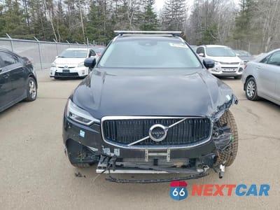 Piąte zdjęcie samochodu w środku: 2019 VOLVO XC60 T5 MOMENTUM VIN:YV4102RK2K1345173 - miniatura