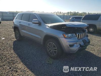 Czwarte zdjęcie samochodu z boku: 2019 JEEP GRAND CHEROKEE LAREDO VIN:1C4RJEAGXKC534623 - miniatura