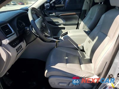 Zdjęcie 7 z 13 samochodu: 2016 TOYOTA HIGHLANDER LIMITED PLATINUM VIN:5TDYKRFH7GS126751 - miniatura