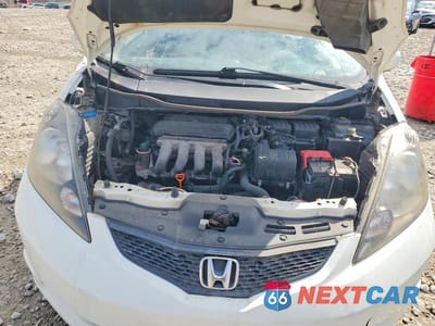 Zdjęcie 11 z 12 samochodu: 2013 HONDA FIT VIN:JHMGE8H32DC048938 - miniatura