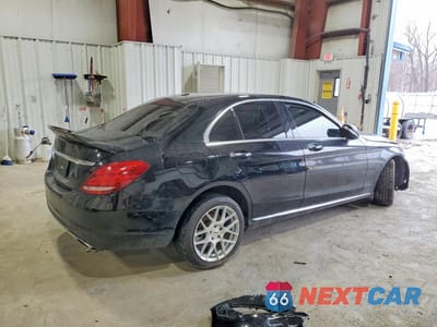 Trzecie zdjęcie samochodu z tyłu: 2015 MERCEDES-BENZ C 300 4MATIC VIN:55SWF4KB5FU030246 - miniatura