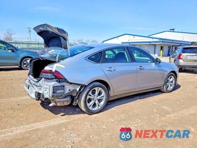 Trzecie zdjęcie samochodu z tyłu: 2024 HONDA ACCORD LX VIN:1HGCY1F2XRA066102 - miniatura