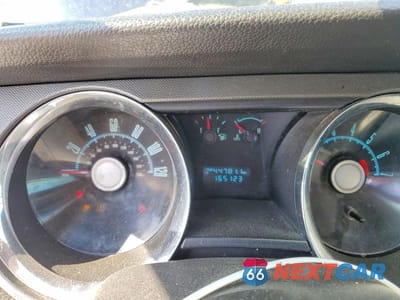 Zdjęcie 9 z 11 samochodu: 2010 FORD MUSTANG VIN:1ZVBP8AN3A5114914 - miniatura