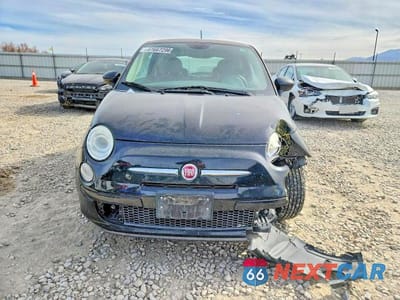 Piąte zdjęcie samochodu w środku: 2015 FIAT 500 POP VIN:3C3CFFARXFT623914 - miniatura