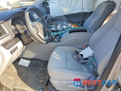 Zdjęcie 7 z 13 samochodu: 2019 TOYOTA HIGHLANDER LE VIN:5TDBZRFH7KS722825 - miniatura