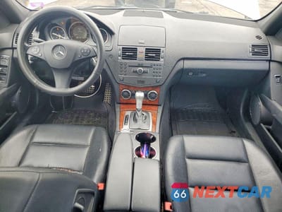 Zdjęcie 8 z 12 samochodu: 2011 MERCEDES-BENZ C 300 4MATIC VIN:WDDGF8BB1BR174500 - miniatura