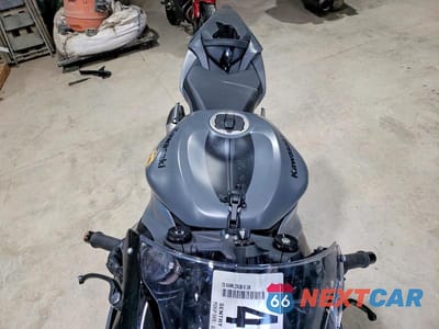 Piąte zdjęcie samochodu w środku: 2025 KAWASAKI ZX636 K VIN:JKBZXJK1XSA008771 - miniatura