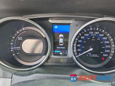 Zdjęcie 9 z 12 samochodu: 2013 HYUNDAI SONATA HYBRID BASE VIN:KMHEC4A49DA086085 - miniatura