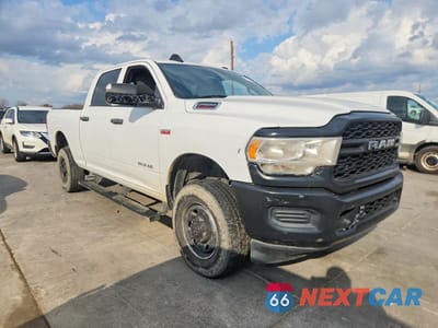 Czwarte zdjęcie samochodu z boku: 2022 RAM 2500 TRADESMAN 4WD 6.4L V8 VIN:3C6UR5CJ6NG203137 - miniatura