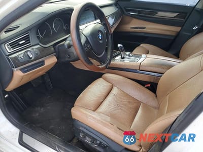 Zdjęcie 8 z 11 samochodu: 2013 BMW 740 LXI VIN:WBAYF4C56DD281538 - miniatura