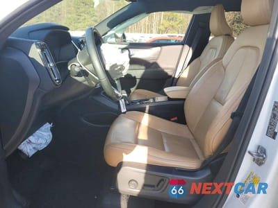 Zdjęcie 7 z 12 samochodu: 2019 VOLVO XC40 T5 MOMENTUM VIN:YV4162UK1K2151332 - miniatura