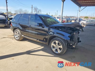 Czwarte zdjęcie samochodu z boku: 2004 BMW X5 4.4I VIN:5UXFB53544LV04398 - miniatura