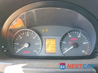 Zdjęcie 9 z 13 samochodu: 2018 MERCEDES BENZ SPRINTER 2500 DELIVERY VAN VIN:WD3PE7CD3JP630685 - miniatura