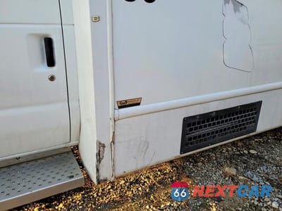Zdjęcie 9 z 10 samochodu: 2016 FORD ECONOLINE E350 SUPER DUTY CUTAWAY VAN VIN:1FDEE3FLXGDC05396 - miniatura