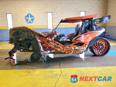 Trzecie zdjęcie samochodu z tyłu: 2017 POLARIS SLINGSHOT SLR VIN:57XAARFA3H8124600 - miniatura