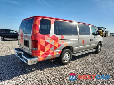 Trzecie zdjęcie samochodu z tyłu: 2012 FORD ECONOLINE E350 SUPER DUTY WAGON VIN:1FBSS3BLXCDB06646 - miniatura