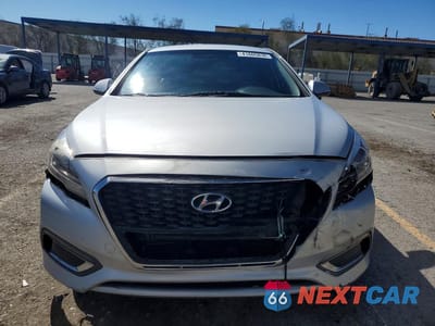 Piąte zdjęcie samochodu w środku: 2017 HYUNDAI SONATA HYBRID SE VIN:KMHE24L1XHA044035 - miniatura