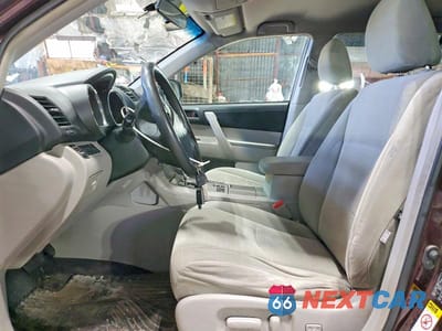 Zdjęcie 7 z 12 samochodu: 2013 TOYOTA HIGHLANDER PLUS VIN:5TDBK3EH1DS177159 - miniatura