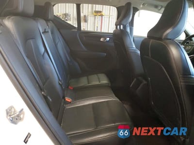 Zdjęcie 11 z 12 samochodu: 2019 VOLVO XC40 T5 MOMENTUM VIN:YV4162UK5K2047717 - miniatura